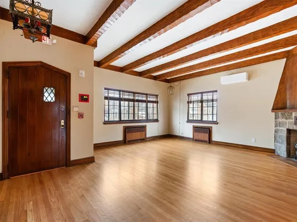 2314 Palisade Avenue image 3 of 49