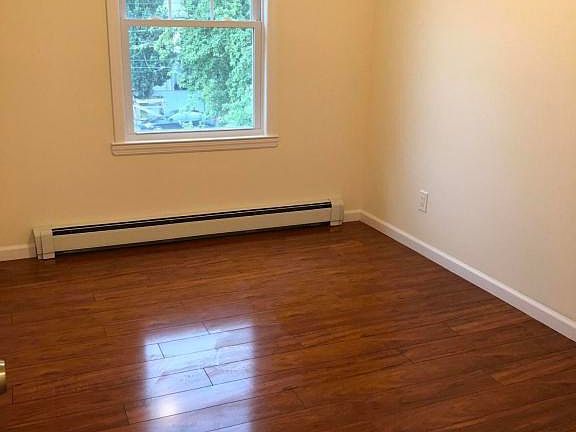 5th image of 306 Norway Ave