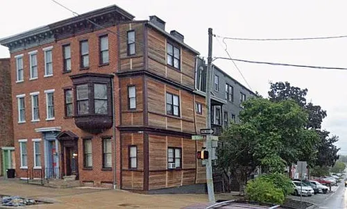 383 E Market St Photo 1