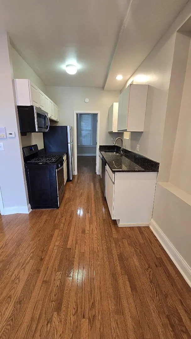 Unit Photo - 1412 N Ashland Ave #2