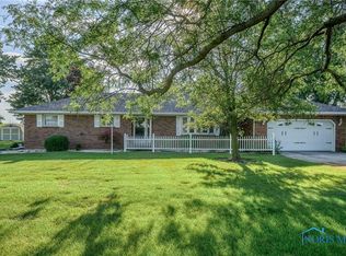 23926 Luckey Rd, Perrysburg, OH 43551