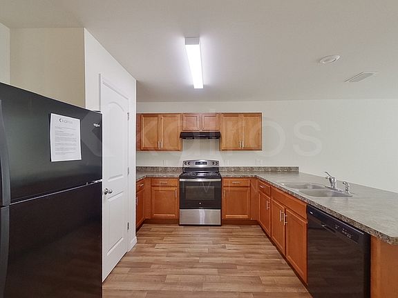 2nd image of 3627 NE 12th Pl