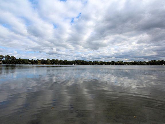 2nd image of W379S4732 W Pretty Lake Rd