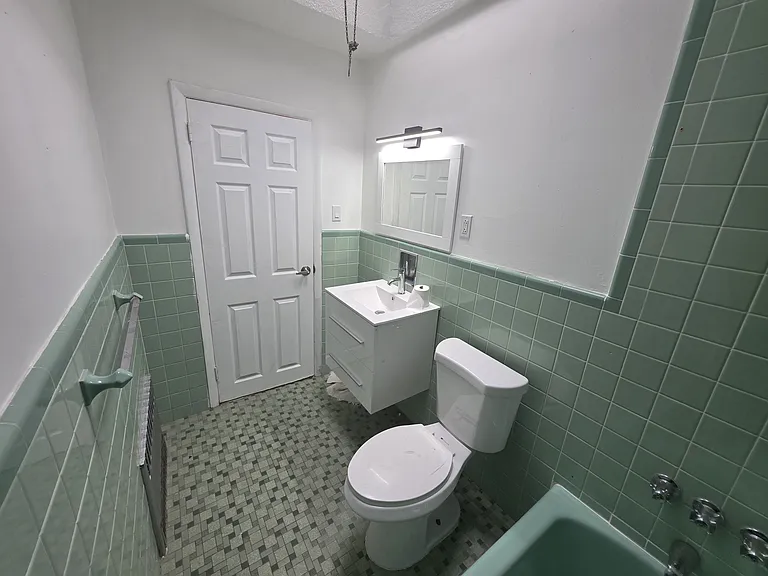 4125 Maywood St — Photo 52