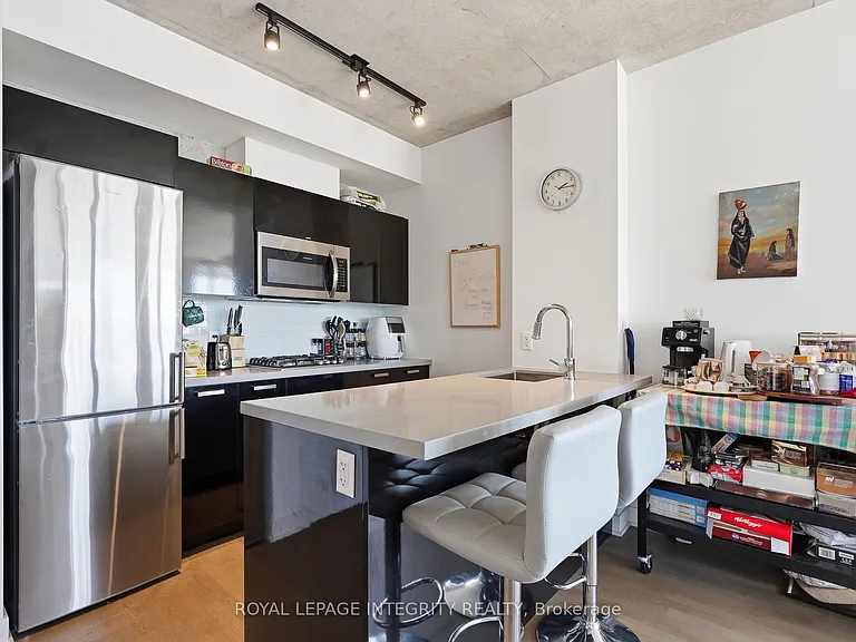 203 Catherine St #1203 — Photo 10