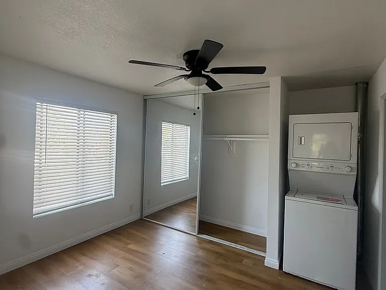 1518 E 3rd St — Photo 12