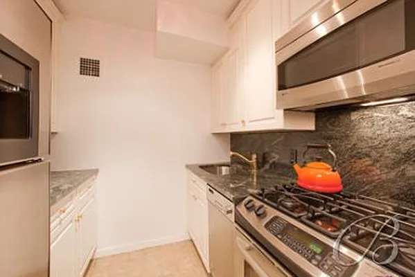 Sold by Bellmarc Realty | media 1