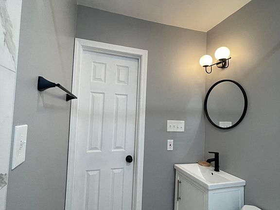 5th image of 2125 Delachaise St