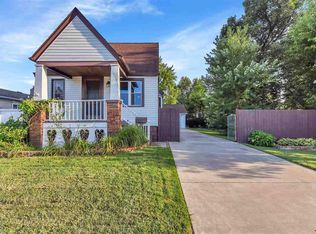 17352 Ivanhoe St, Roseville, MI 48066