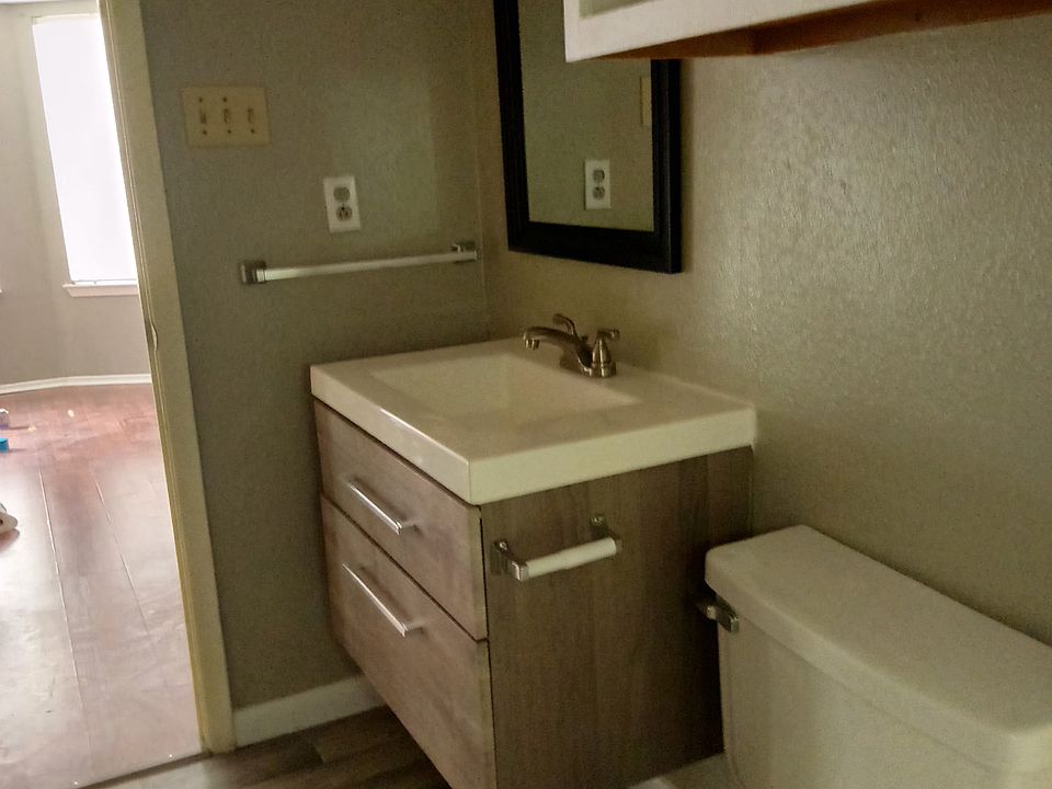 Remodeled Bathroom #1 upstairs