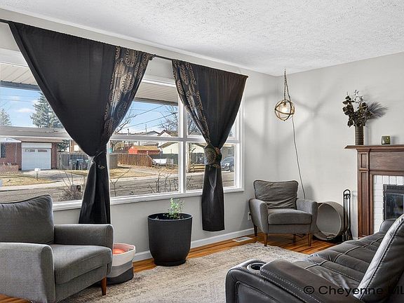 4th image of 901 Coolidge St