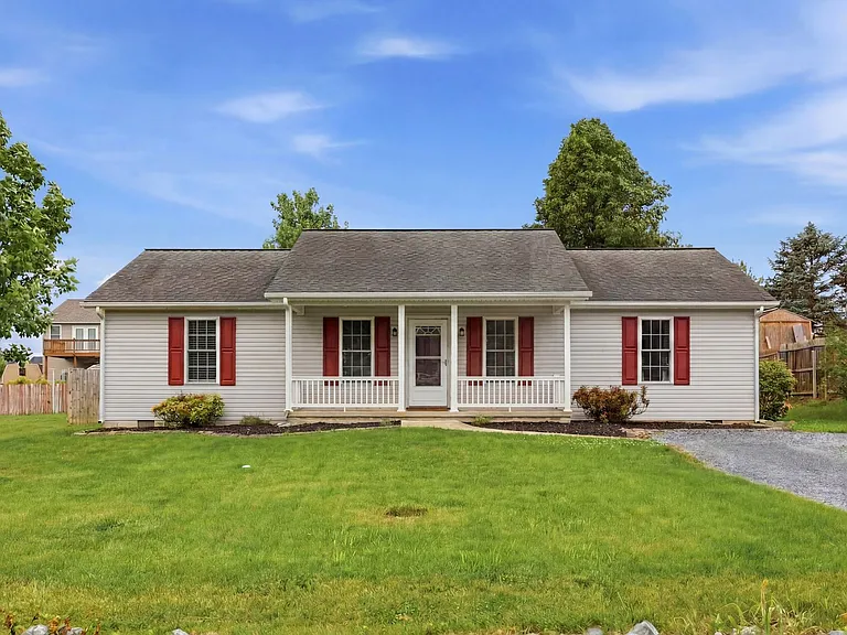 75 Brendan Ln — Photo 1