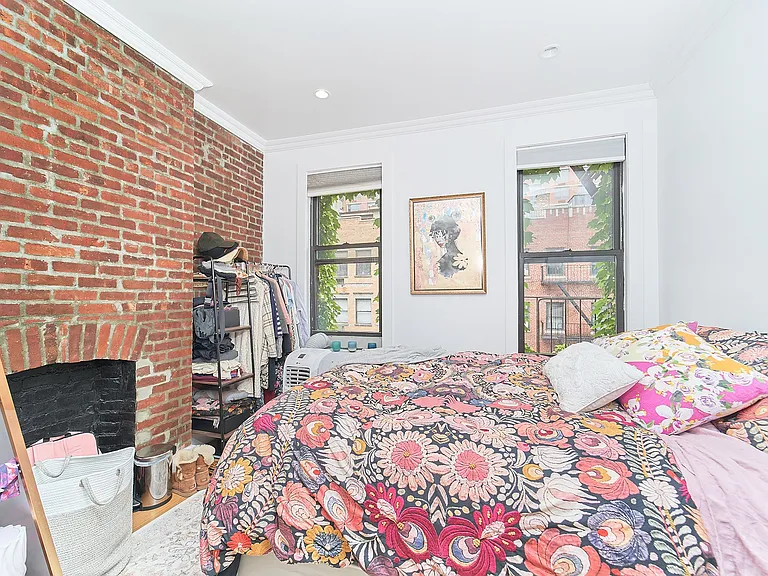 238 E 33rd St #13 — Photo 4