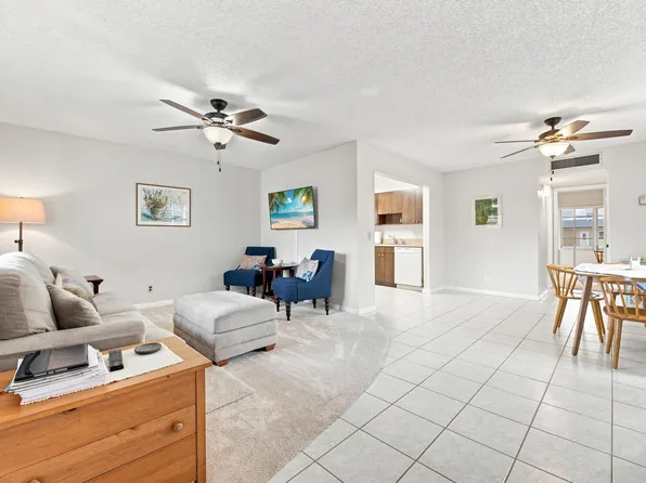 479 Burgundy J, Delray Beach, FL 33484