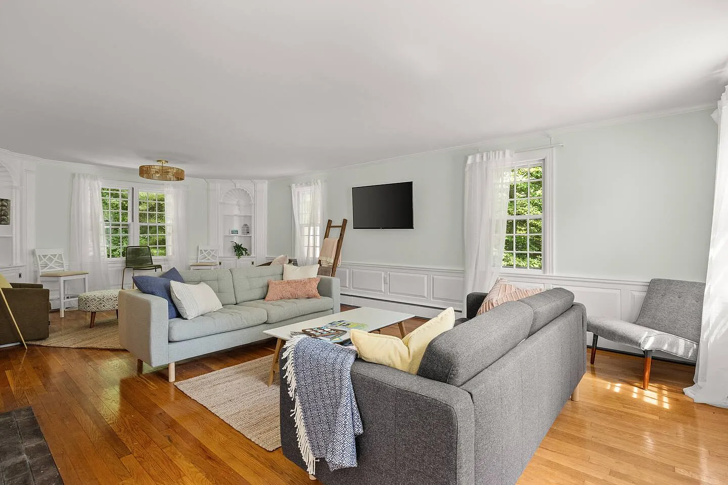 3 bed, 1.5 bath, 1729 sqft, $2,500 — Photo 4
