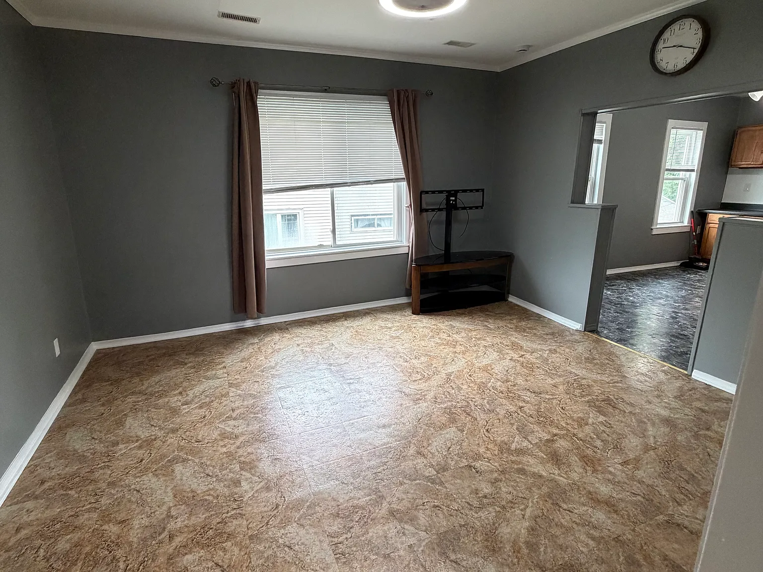 3 bed, $1,700 — Photo 2