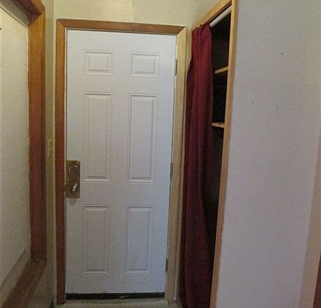 1709 Harvard, entryway & coat closet