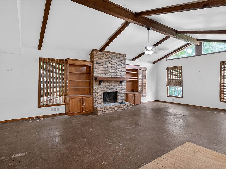 1st image of 713 Cecile Pl