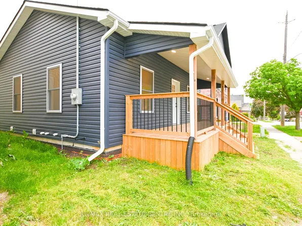 284 Darling St, Brantford, ON N3S 3X6
