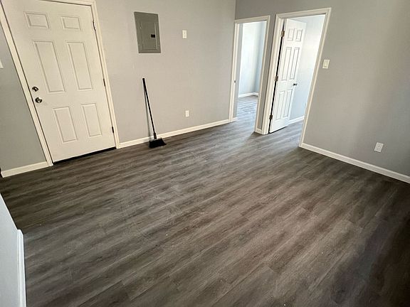 5th image of 739 E 237th St Floor 2