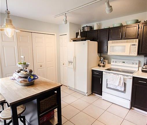 5th image of 2560 Lancaster Ct