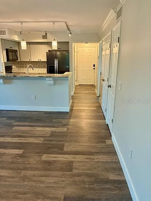 3 bed, 2.0 bath, 1186 sqft, $2,500 — Photo 4