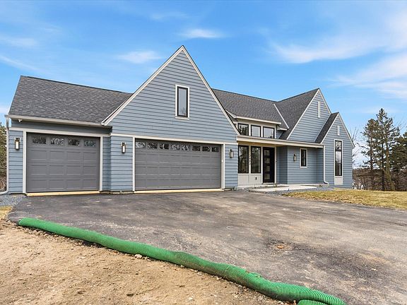 4th image of 2682 Lakeview Ct