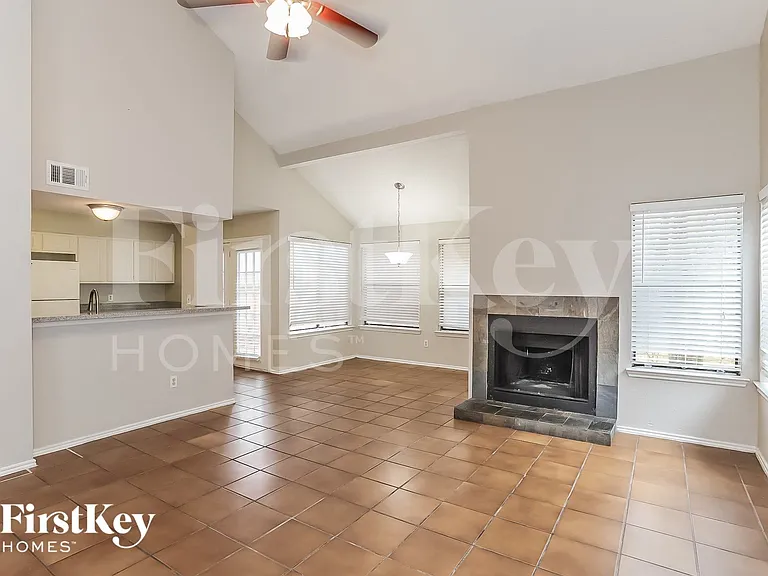 8603 Kinghaven St — Photo 3