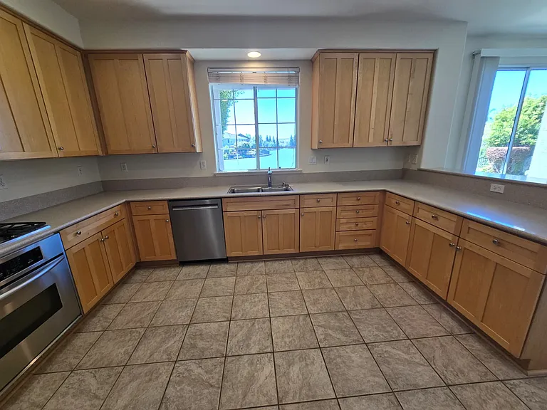 5130 Lakeshore Dr — Photo 33