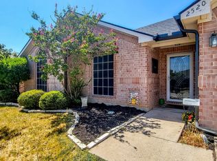 2520 Castle Pines Dr, Burleson, TX 76028