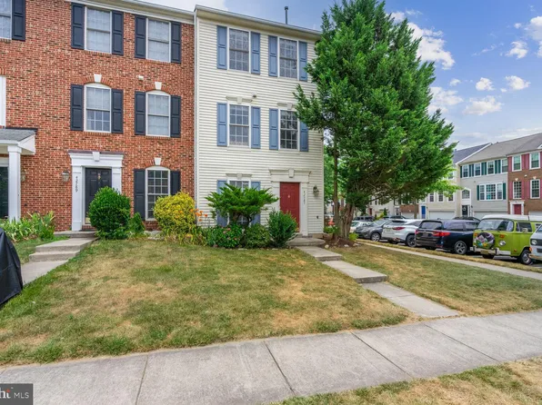 42787 Pilgrim Sq, Chantilly, VA 20152