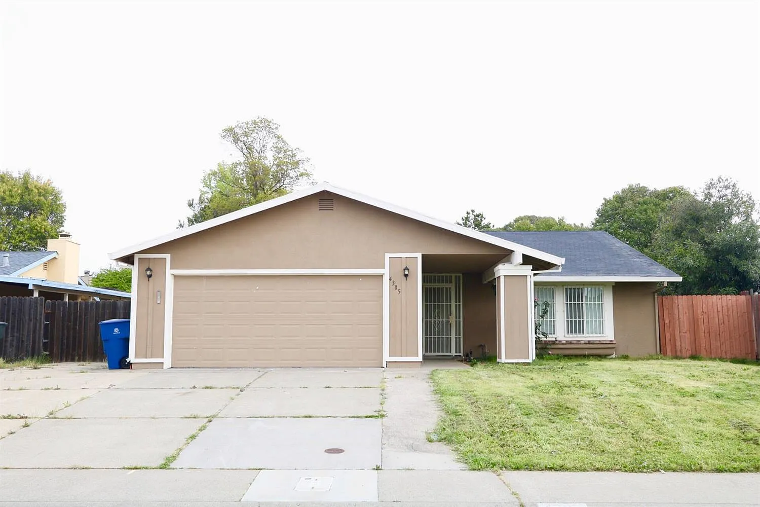 4305 Amapola Way photo 1