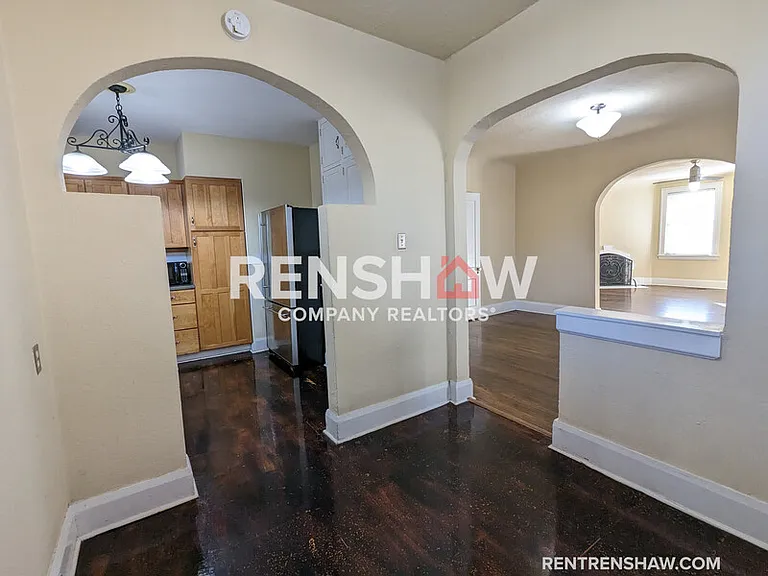 662 S McLean Blvd — Photo 7
