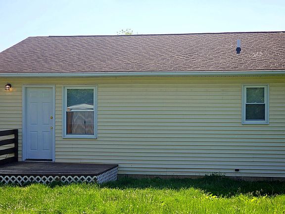 3rd image of 104 Honey Creek Cir