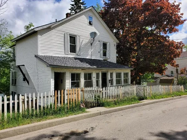 127 Charles St, Saranac Lake, NY 12983