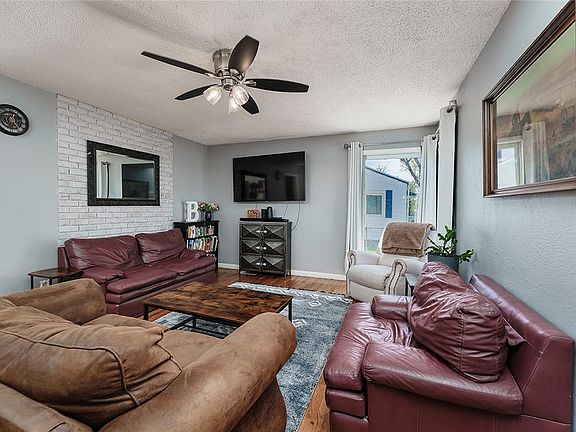 4th image of 107 6th Ave