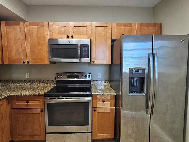 1049 Golden Lakes Blvd #115 — Photo 4