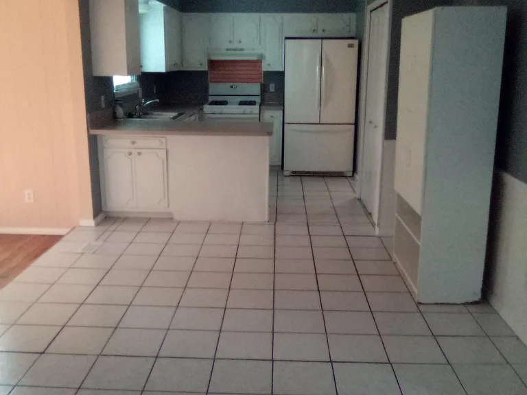 2880 E Eisenhower Pkwy — Photo 6