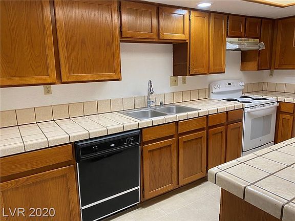 5th image of 4121 Gannet Cir Unit 415