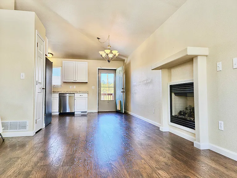 1805 Columbine Village Dr — Photo 3