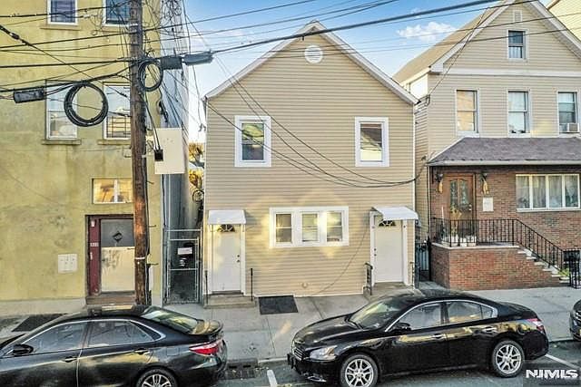 1st image of 402 N 3rd St