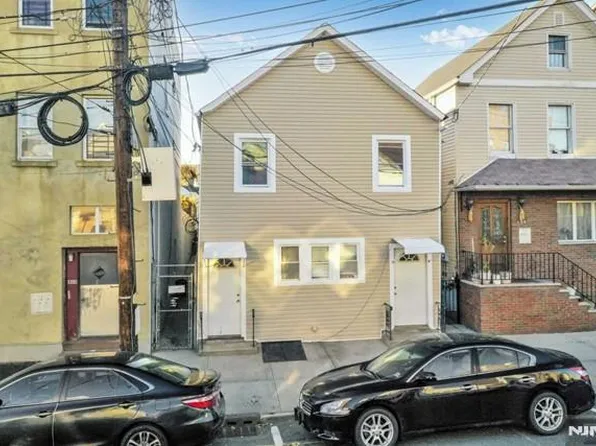 402 N 3rd St, East Newark, NJ 07029