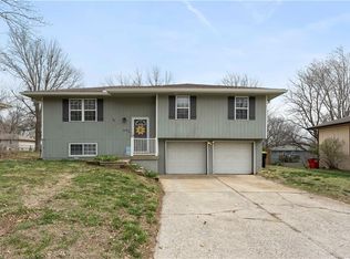 1801 SE High Dr, Oak Grove, MO 64075