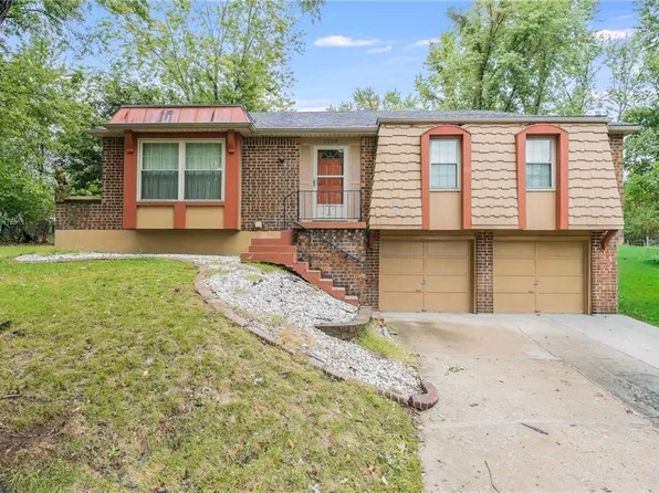 1008 NW Arlington Ct, Blue Springs, MO 64015