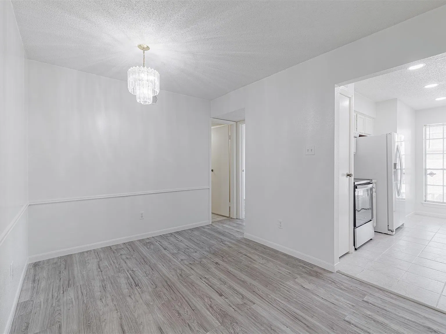 11201 Lynbrook Dr — Photo 3