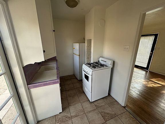 5th image of 1128 N Tyndall Ave APT 6