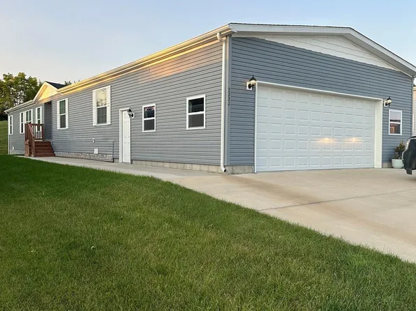 2330 Gibraltar Dr, Milford, MI 48380