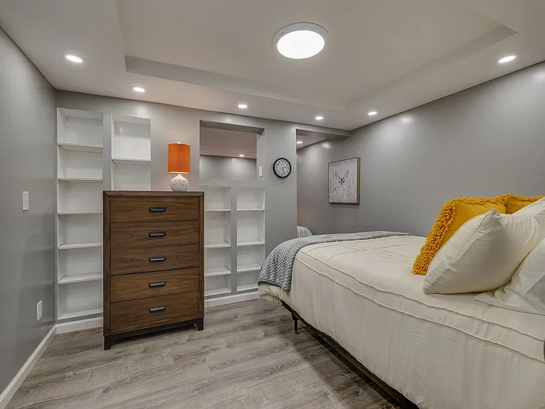 5009 Emerald Dr — Photo 31