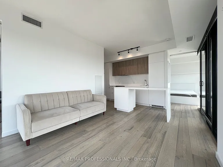 7 Smith Cres #619 — Photo 15