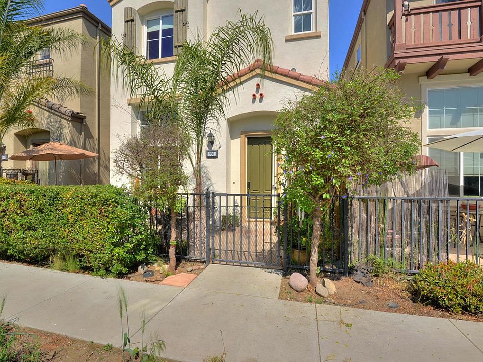 1st image of 956 Foxworthy Ave